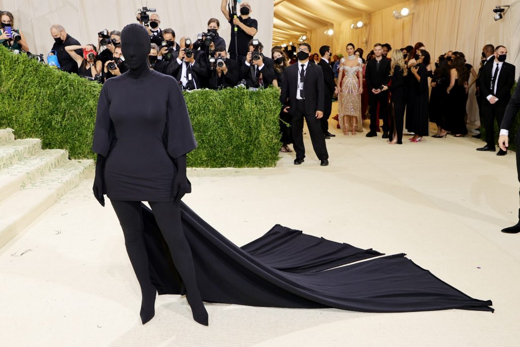 KIM KARDASHIAN MET GALA 2021 - Balenciaga City Bag