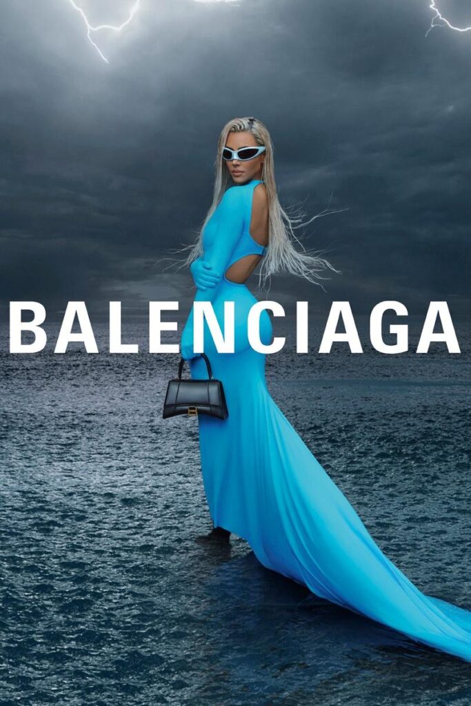 Fashion Moment 9 Swift Balenciaga