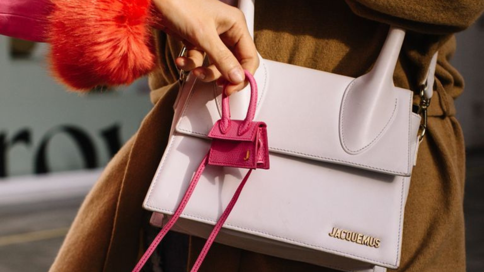 Come riconoscere una borsa Jacquemus falsa in 5 passaggi