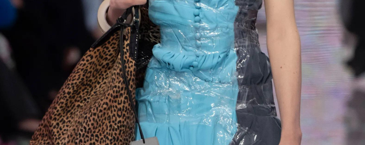 Bracciale di Balenciaga a forma di scotch_Copertina